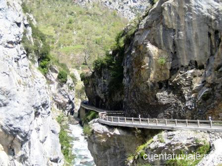 Río Cares, cerca de Caín (Picos de Europa)